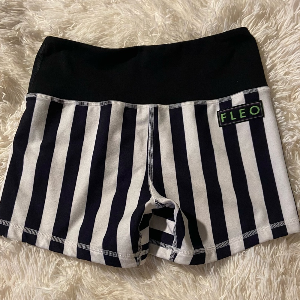 Fleo Black & White Vertical Stripe Women's Shorts